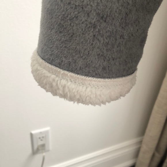 NWOT- Grey Cozy Jacket $50 - Picture 3 of 7